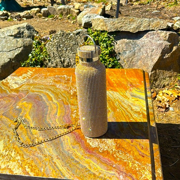 Gold rhinestone stainless steel water bottle, with crossbody chain - Picture 3 of 11